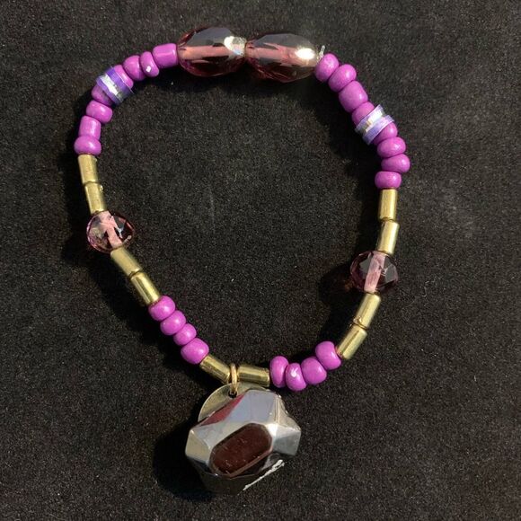 Putple beaded stretch bracelet - Picture 3 of 3